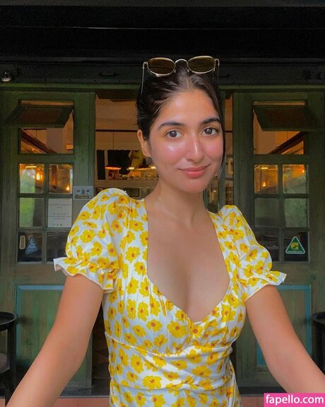 Ojasvi Sharma actrice chaude archive