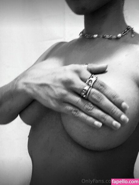 fitness anal uniquementfans assez exclusif des photos