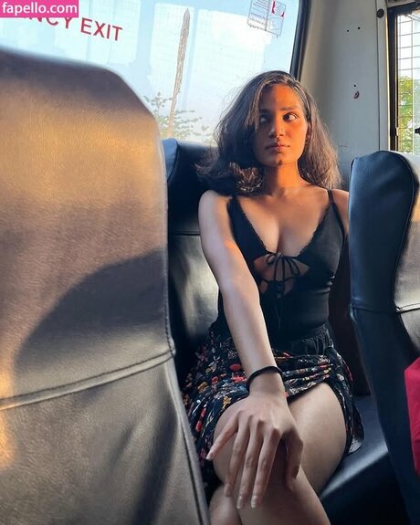 Toskaaa Bong Girl mannequin photo