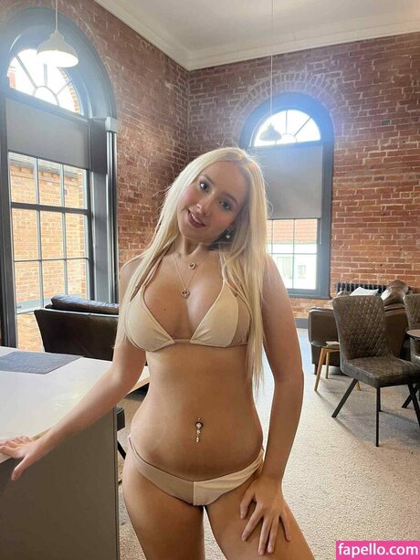 belle blonde onlyfans hd exclusif des photos