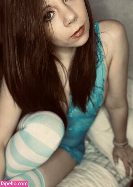 Novah Knight modèle adulte image