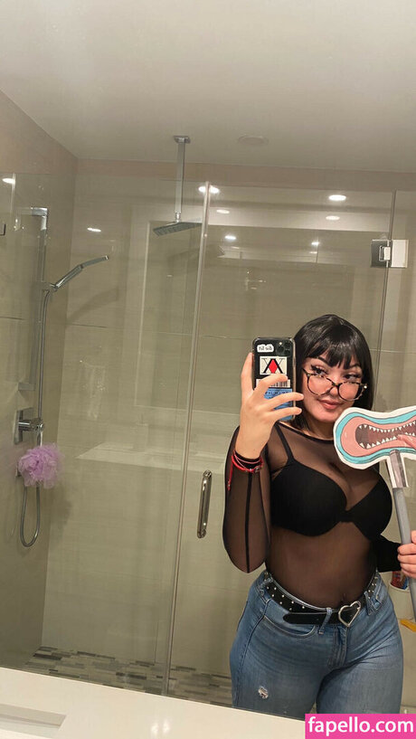 ghouluvr modèle xxx image