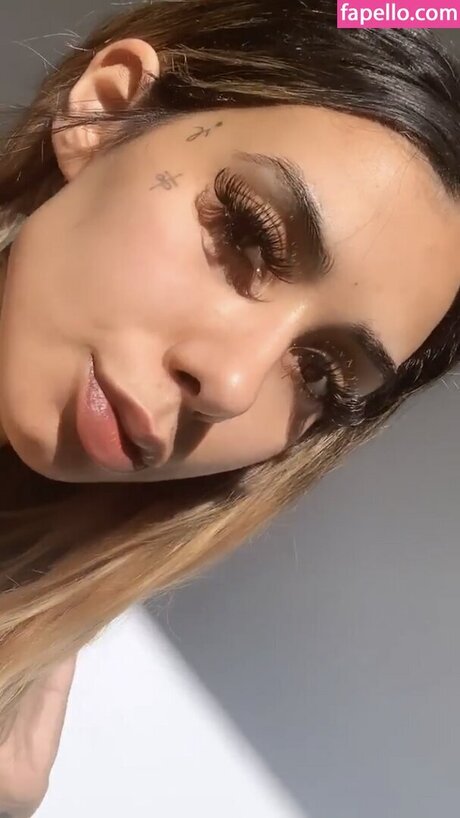 Ally Lotti étoile magnifique galerie