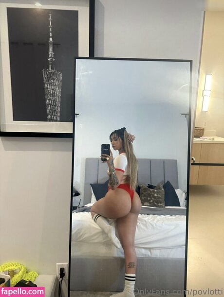 Ally Lotti joli modèle des photos