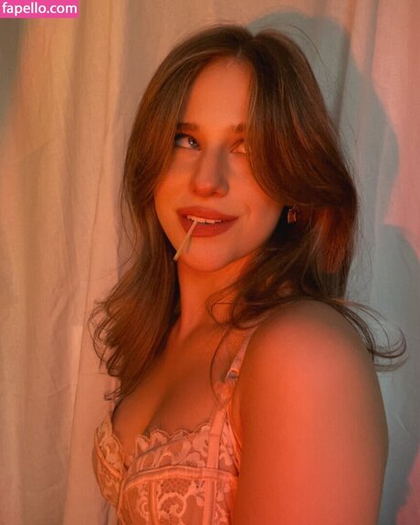 Alaurabidingcitizen belle actrice image