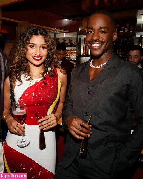 Varada Sethu star du porno belle archive