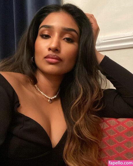 Varada Sethu actrice nue collection