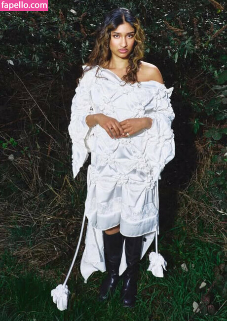 Varada Sethu actrice parfaite images