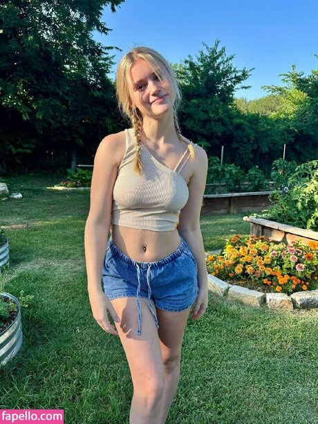 Mads Thompson Maddiiedee étoile nue images