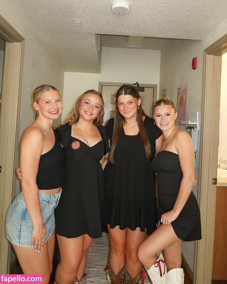 Mads Thompson Maddiiedee modèle artistique galeries