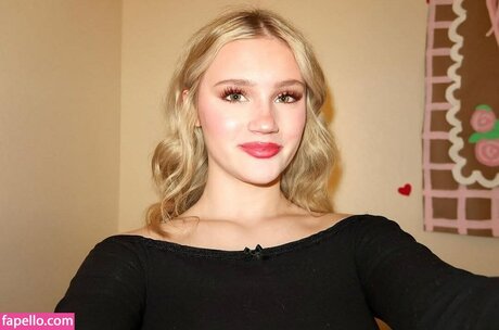 Mads Thompson Maddiiedee star du porno galeries