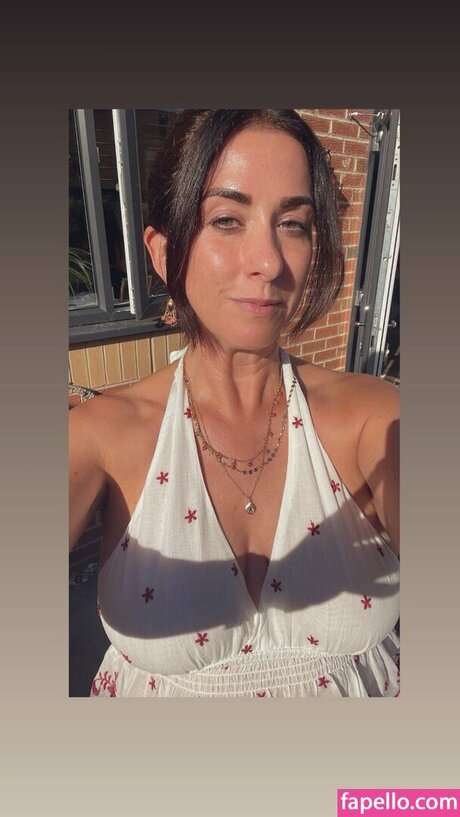 Kate Harrison modèle xxx image