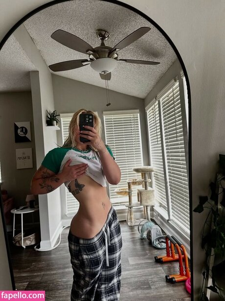 Alilangert modèle porno images