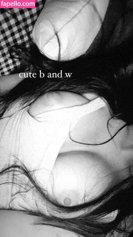 Livromanoo modèle adulte galeries