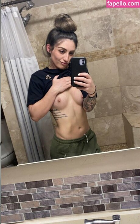 Taylor Bertsch étoile parfaite photos