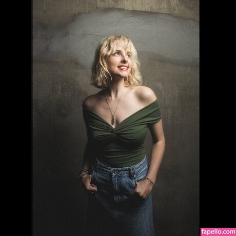 Erica Rhodes modèle pornographique galeries