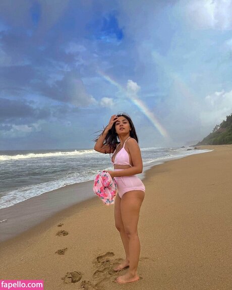 Akshita Rai Shrivastava modèle érotique des photos