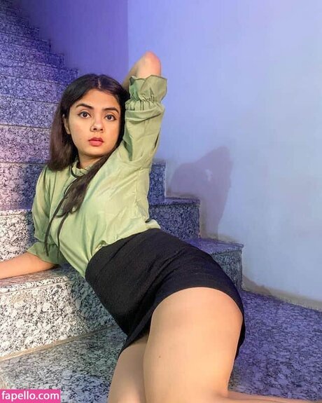 Akshita Rai Shrivastava star du porno en haute qualité photo