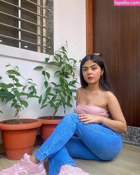 Akshita Rai Shrivastava nus étoiles img