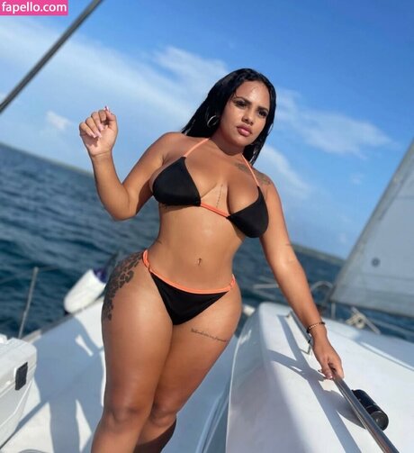 Luna Cruz modèle xxx photos