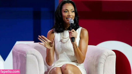 Kysre Gondrezick mannequin galerie