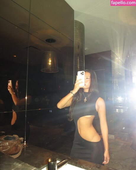 Piper Hana art star du porno photo