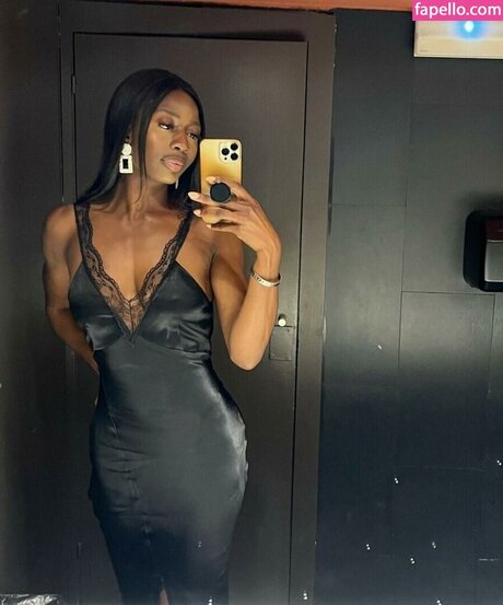 khaddisagnia modèle porno img