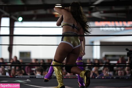 Kaci Lennox étoile exclusive des photos