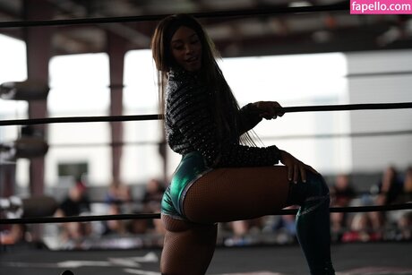 Kaci Lennox star érotique photo