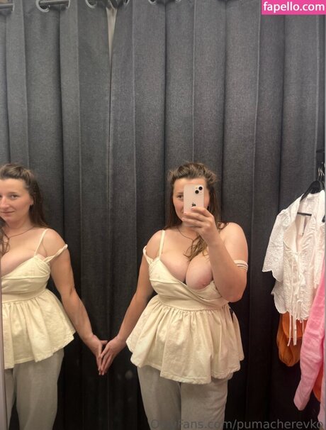 trio à la piscine onlyfans parfait nu img