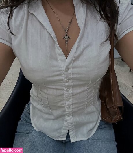 Om4ly modèles nus des photos