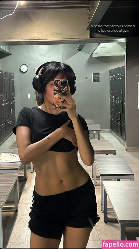 Om4ly star du porno parfaite image