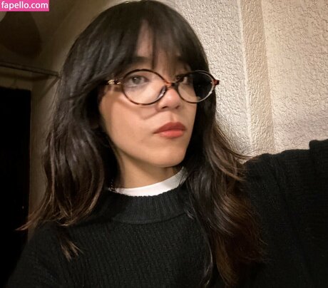 Om4ly beau modèle image