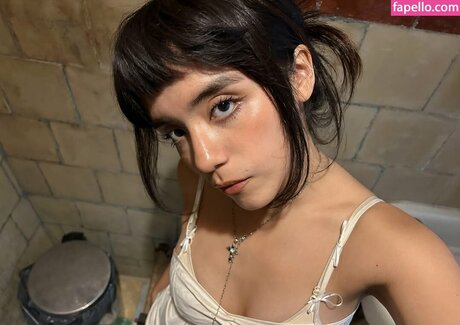 Om4ly étoile nue archive