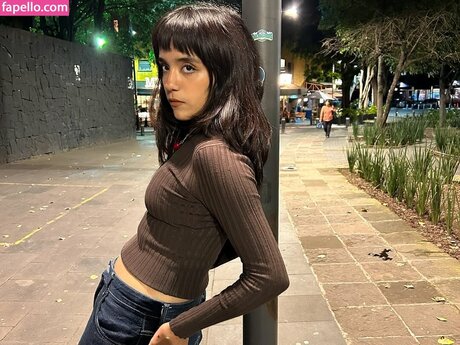 Om4ly modèle pornographique des photos