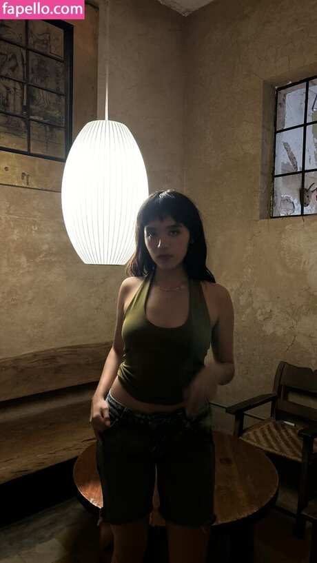 Om4ly actrice adulte images