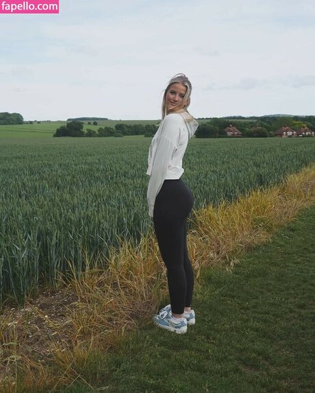 Issy Anderson star du porno gratuite images