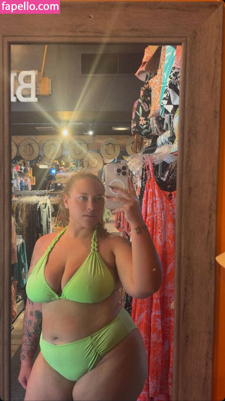 Mikayla Shea modèle magnifique galerie