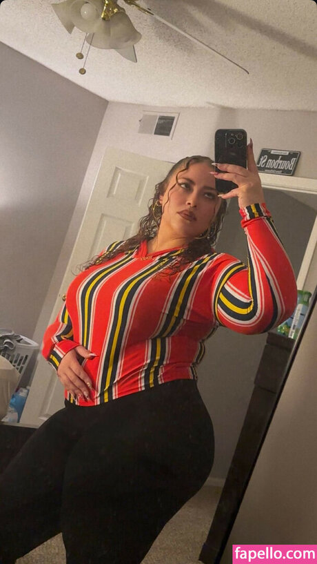 Mikayla Shea étoile érotique galeries