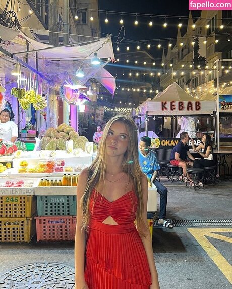 Daneliya Tuleshova modèles nus galerie