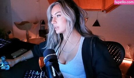 Honeyxxo modèle chaud img