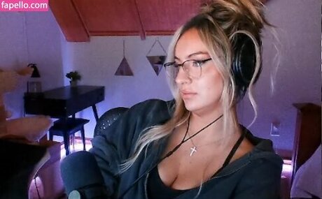 Honeyxxo sexe star du porno photo