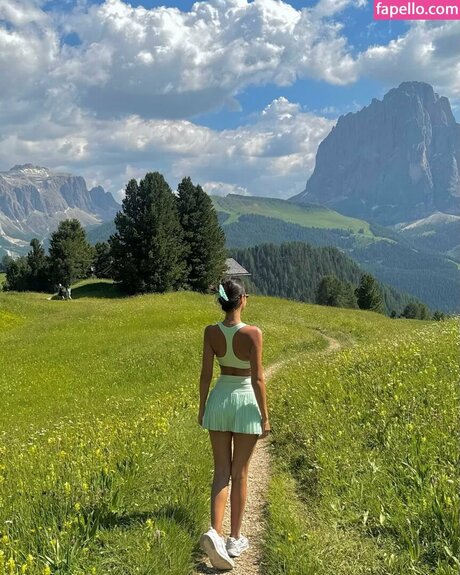 Alexandra Saint Mleux jolie star du porno des photos