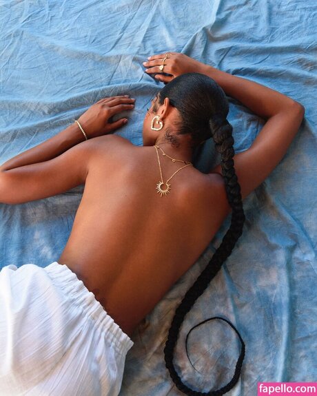 Jasmine Chola star du porno en haute qualité images