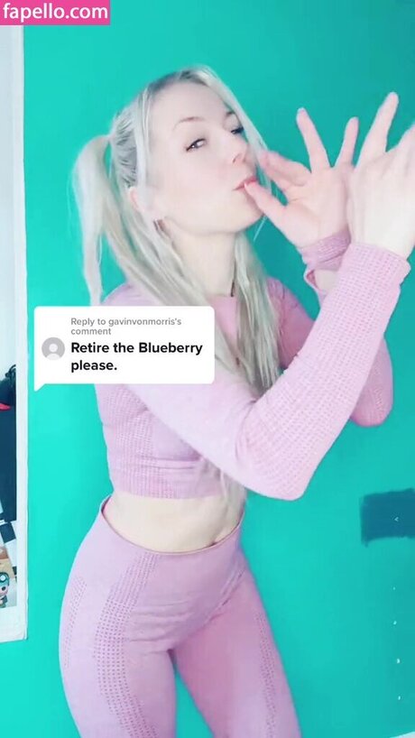 déshabillage onlyfans nu pornographique images