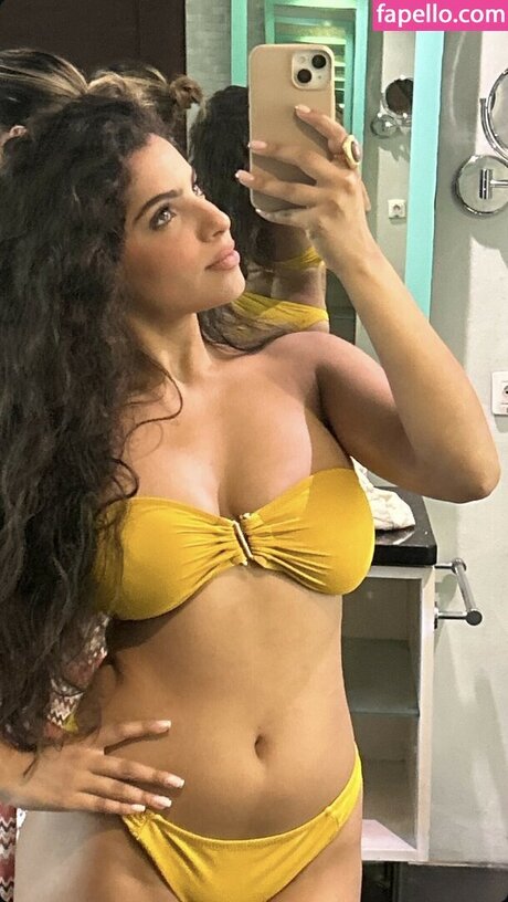 Jaya Thandi star du porno sexy galerie