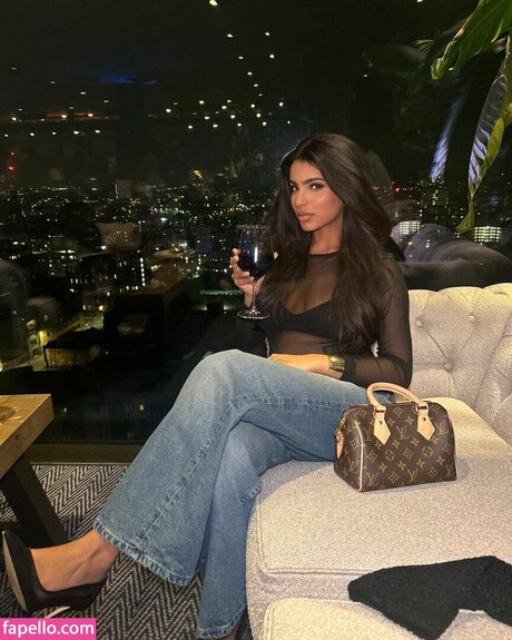 Jaya Thandi star du porno hd photo