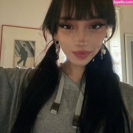 Eieniffy sexe star archive