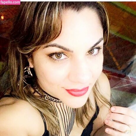 Bethe Correia modèle adulte galerie