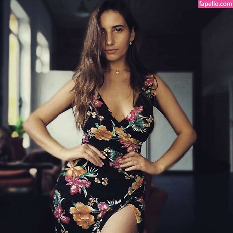 Olexandra Veklenko sexe star du porno image
